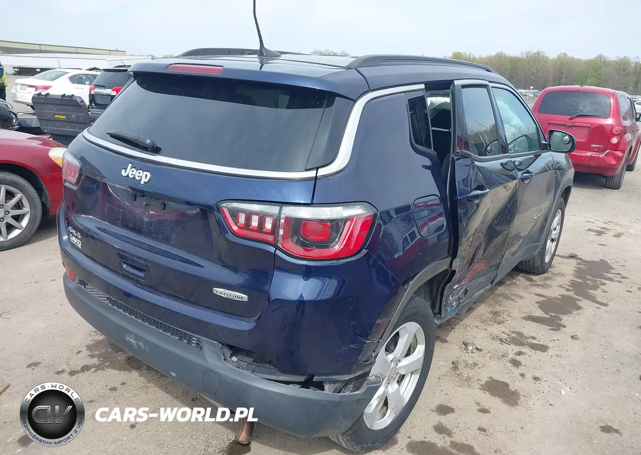 2018 Jeep Compass Latitude 4X4 VIN:3C4NJDBB7JT176587 - 4