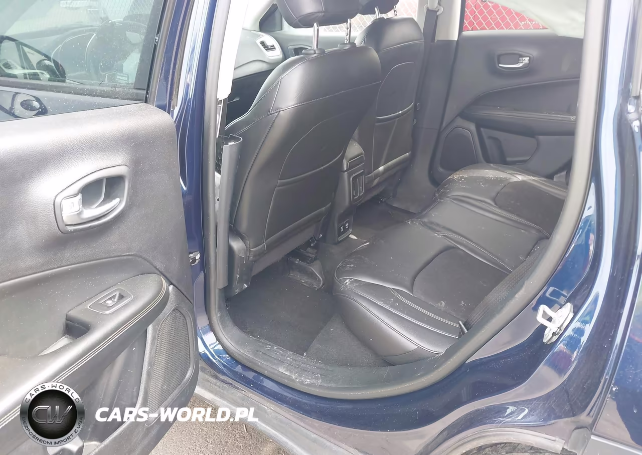 2018 Jeep Compass Latitude 4X4 VIN:3C4NJDBB7JT176587 - 8