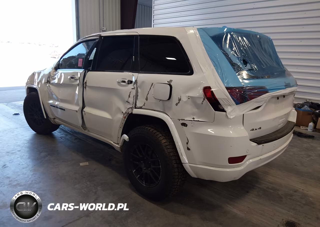 2018 Jeep Grand Cherokee Laredo VIN:1C4RJFAG8JC156791 - 3