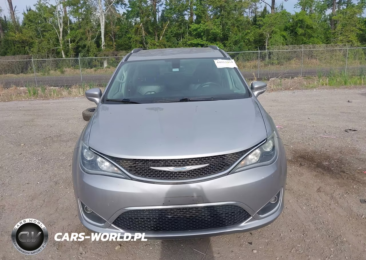 2018 Chrysler Pacifica Touring L VIN:2C4RC1BG2JR217734 - 12