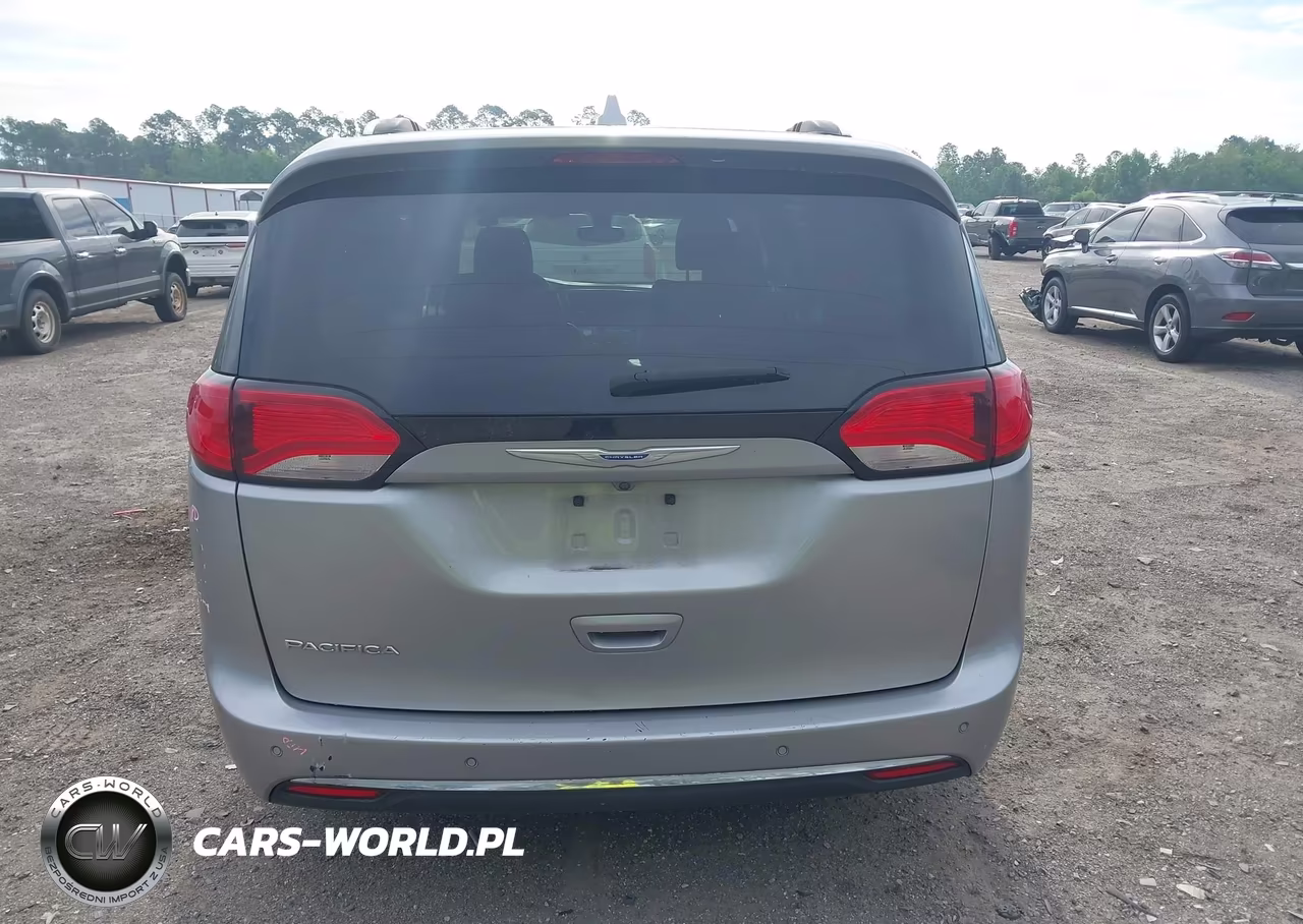2018 Chrysler Pacifica Touring L VIN:2C4RC1BG2JR217734 - 16