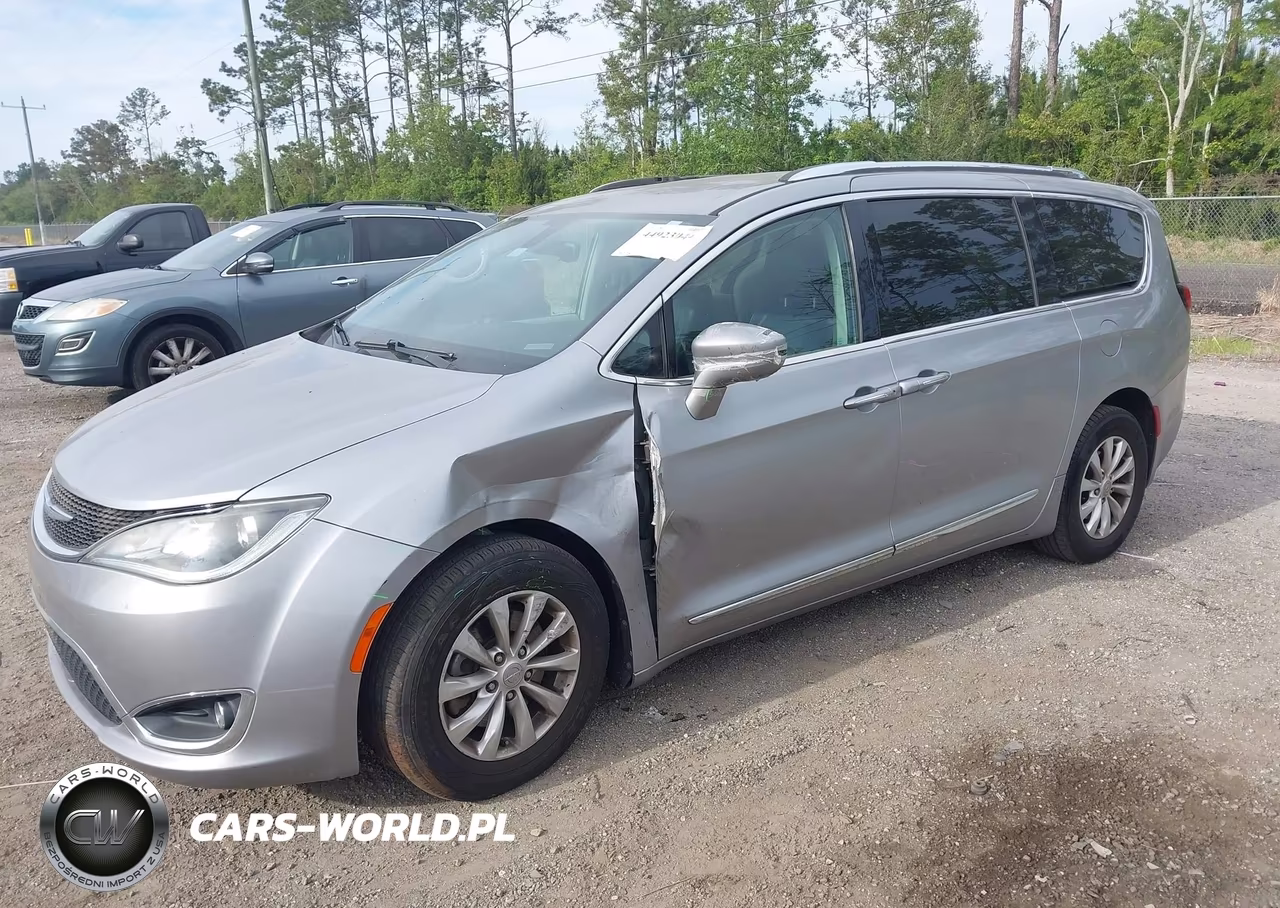 2018 Chrysler Pacifica Touring L VIN:2C4RC1BG2JR217734 - 2