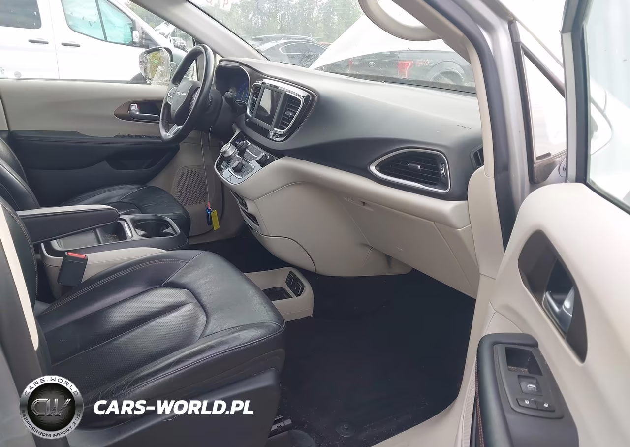 2018 Chrysler Pacifica Touring L VIN:2C4RC1BG2JR217734 - 5