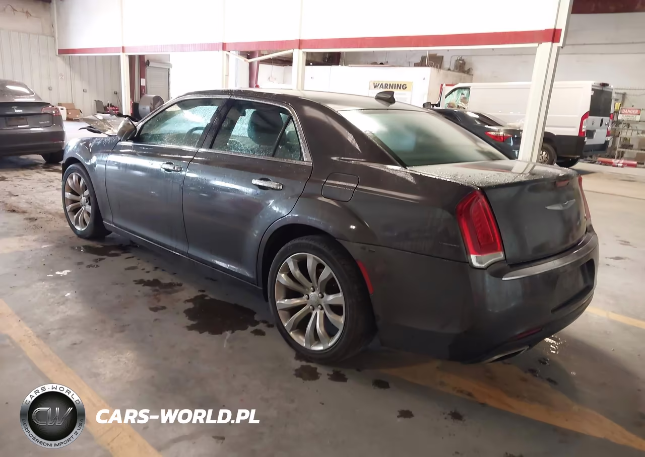 2019 Chrysler 300 Limited VIN:2C3CCAEG2KH536533 - 3