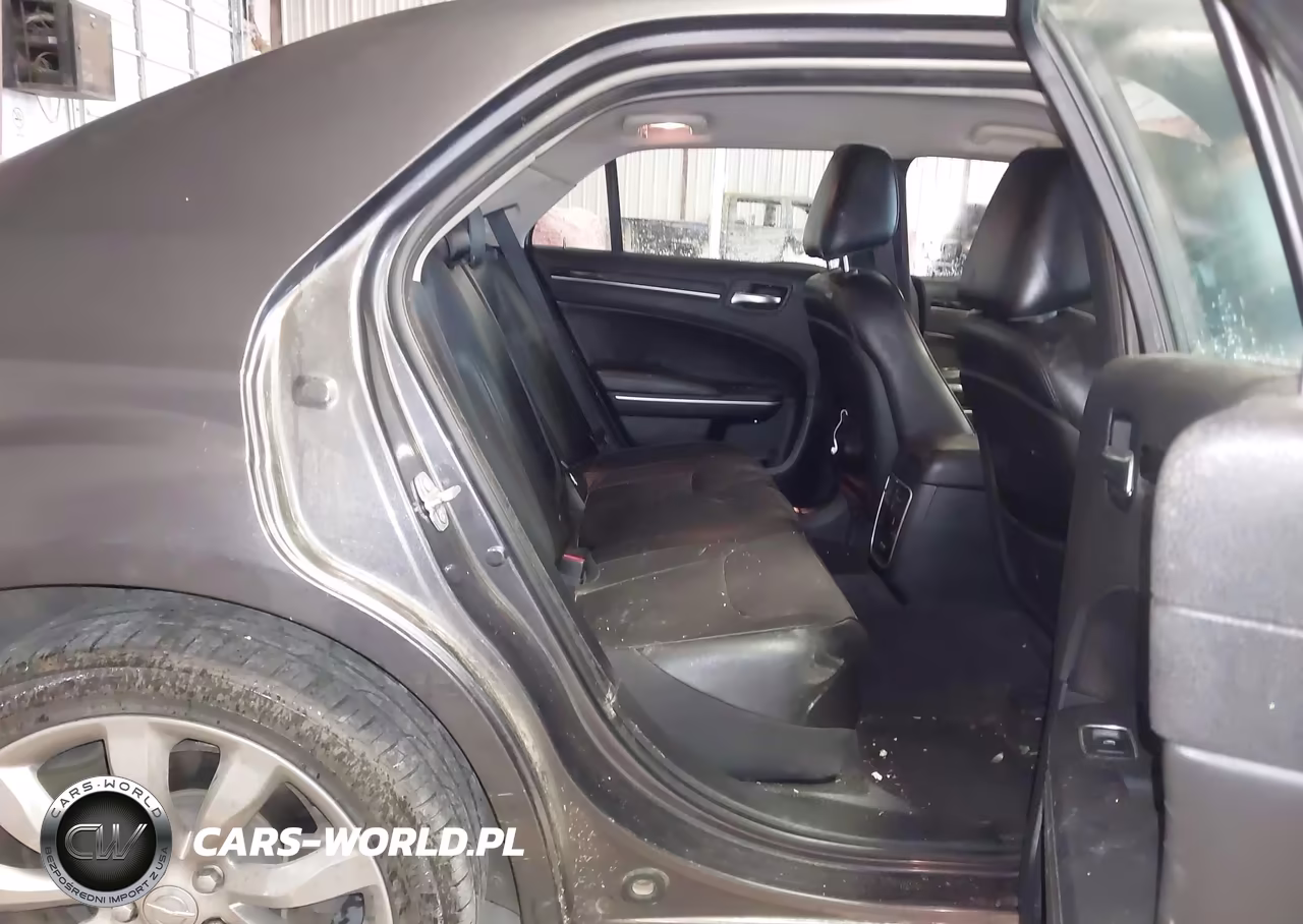 2019 Chrysler 300 Limited VIN:2C3CCAEG2KH536533 - 8
