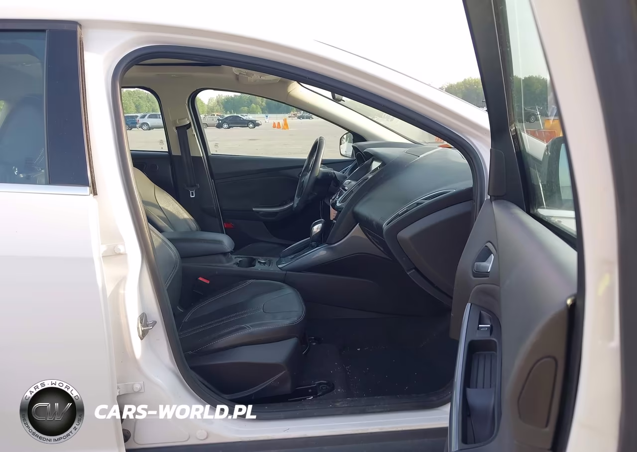 2014 Ford Focus Titanium VIN:1FADP3N2XEL167583 - 5