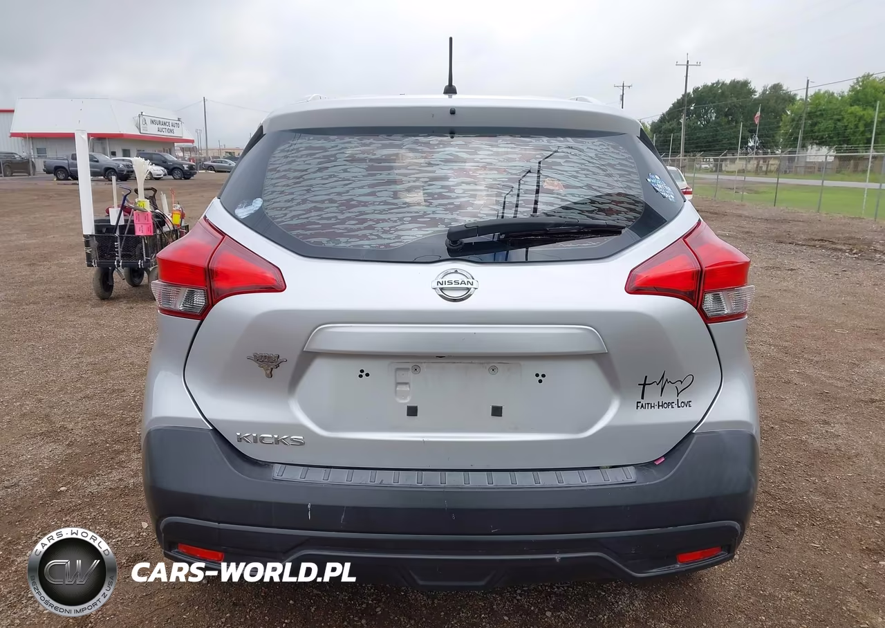 2019 Nissan Kicks S VIN:3N1CP5CU5KL559783 - 17