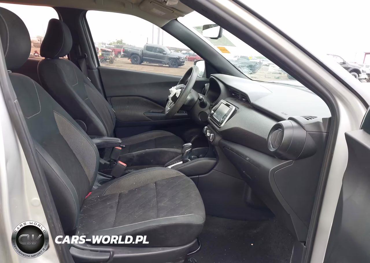 2019 Nissan Kicks S VIN:3N1CP5CU5KL559783 - 5