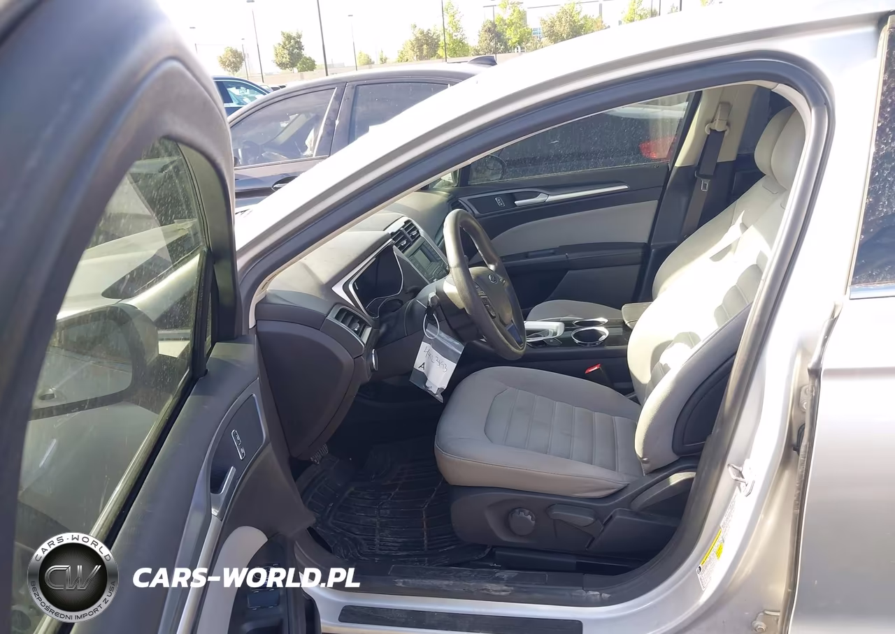 2014 Ford Fusion Hybrid S VIN:3FA6P0UU8ER131158 - 5