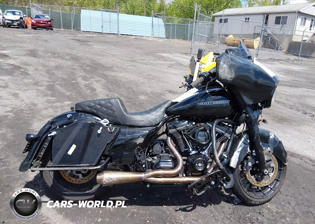 2018 Harley-Davidson Flhxs Street Glide Special VIN:1HD1KRC15JB685771 - 12
