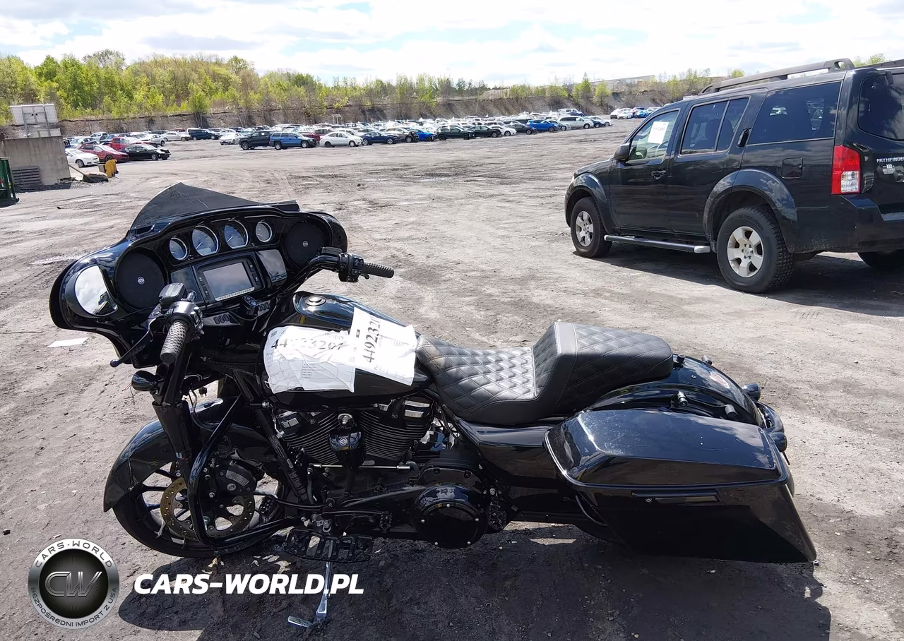 2018 Harley-Davidson Flhxs Street Glide Special VIN:1HD1KRC15JB685771 - 13
