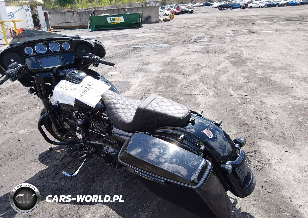 2018 Harley-Davidson Flhxs Street Glide Special VIN:1HD1KRC15JB685771 - 3