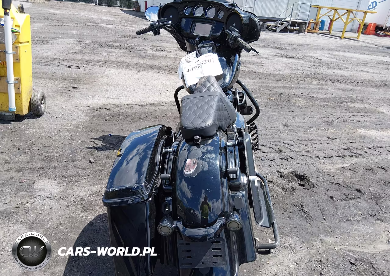 2018 Harley-Davidson Flhxs Street Glide Special VIN:1HD1KRC15JB685771 - 6