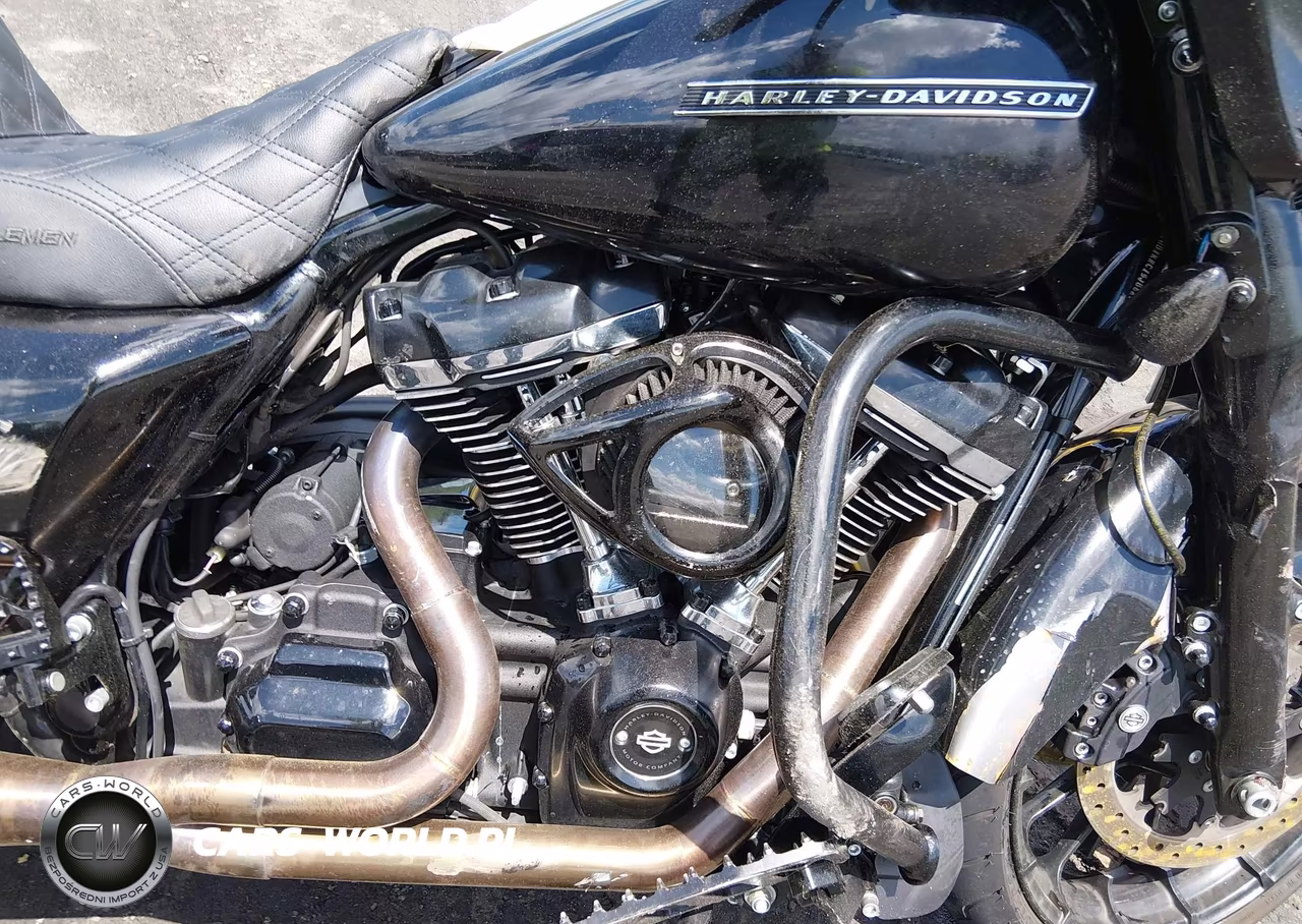 2018 Harley-Davidson Flhxs Street Glide Special VIN:1HD1KRC15JB685771 - 8
