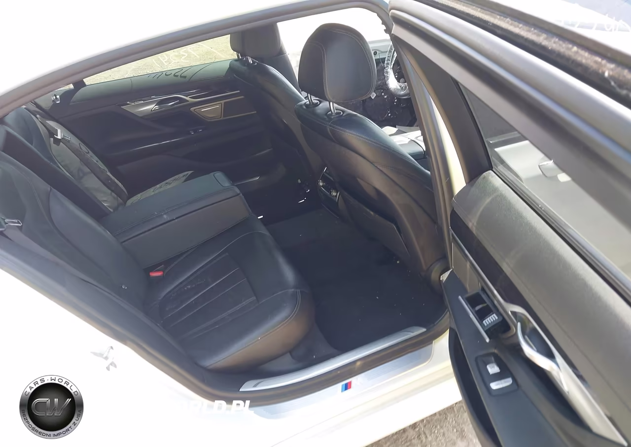 2018 BMW 740I VIN:WBA7E2C54JB216293 - 8