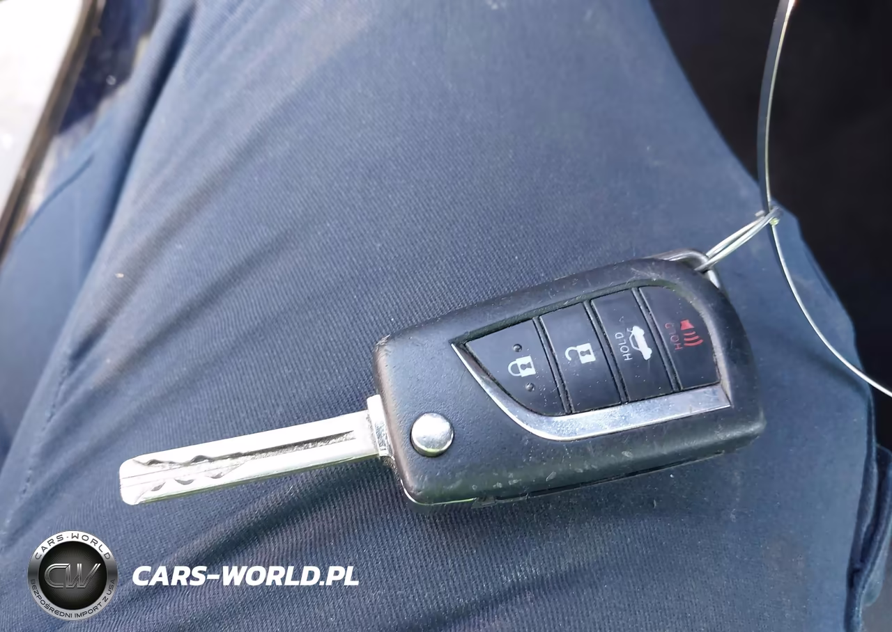2020 Toyota Corolla Le VIN:5YFEPRAE8LP067892 - 11