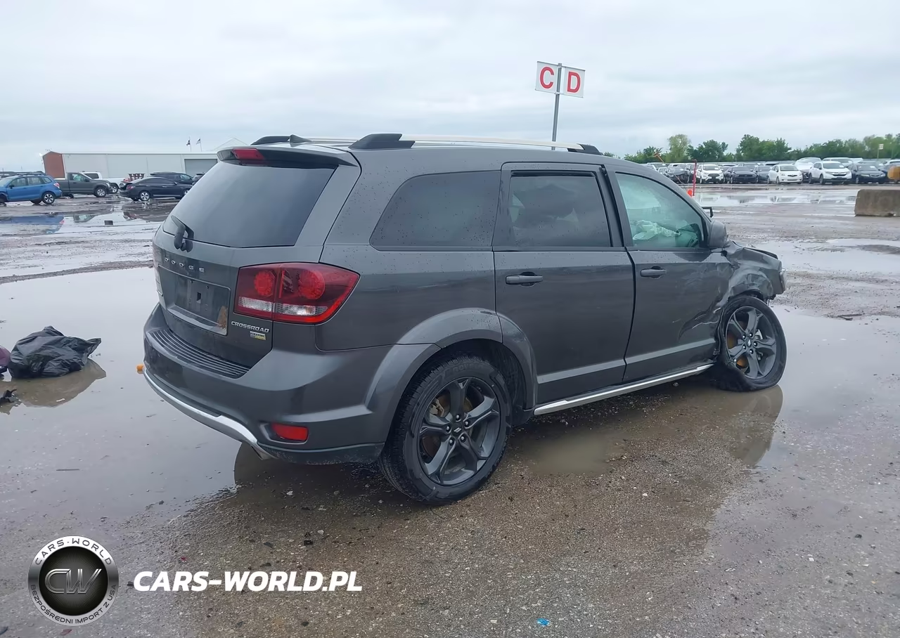 2019 Dodge Journey Crossroad VIN:3C4PDCGG9KT859598 - 4
