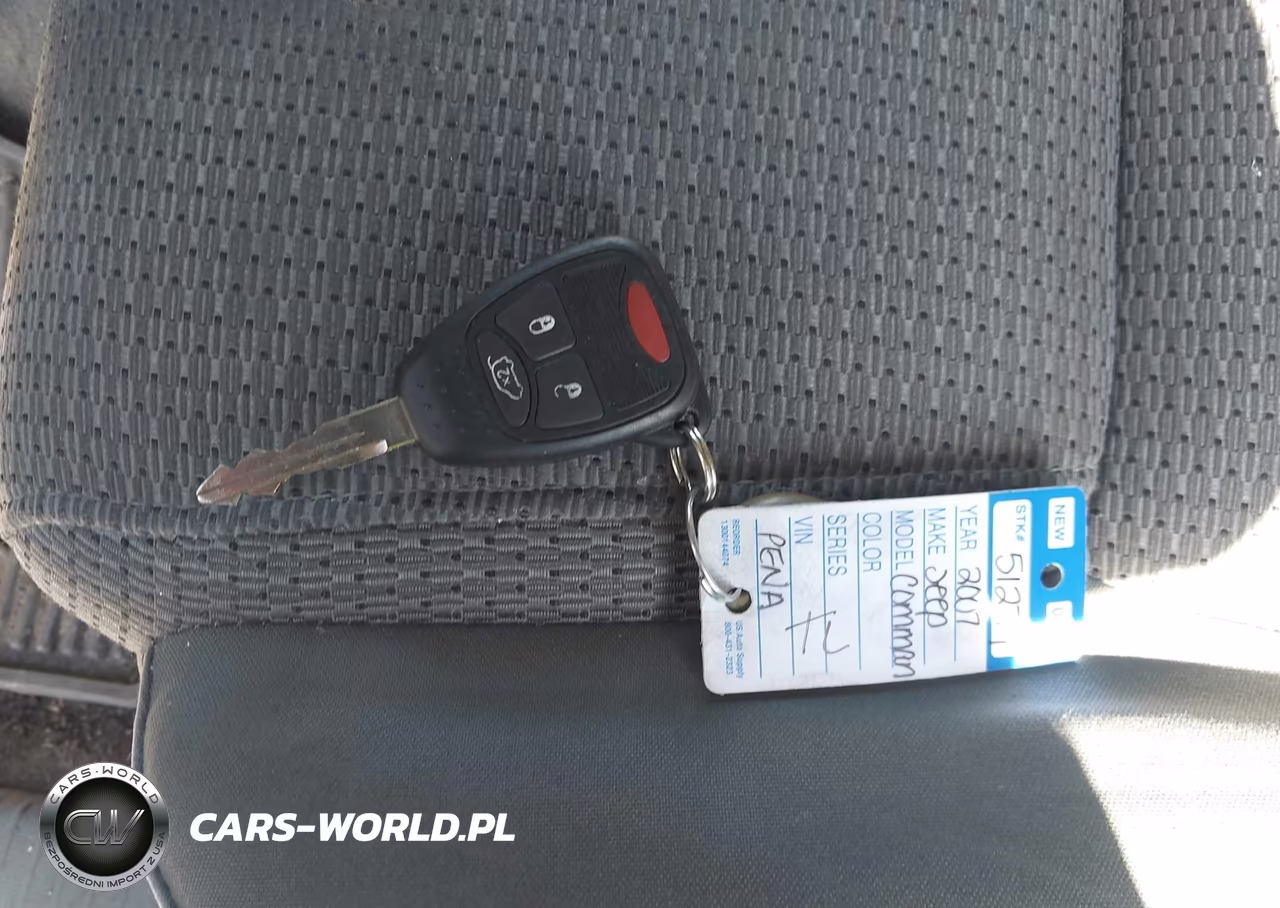 2007 Jeep Commander Sport VIN:1J8HG48P97C611640 - 11