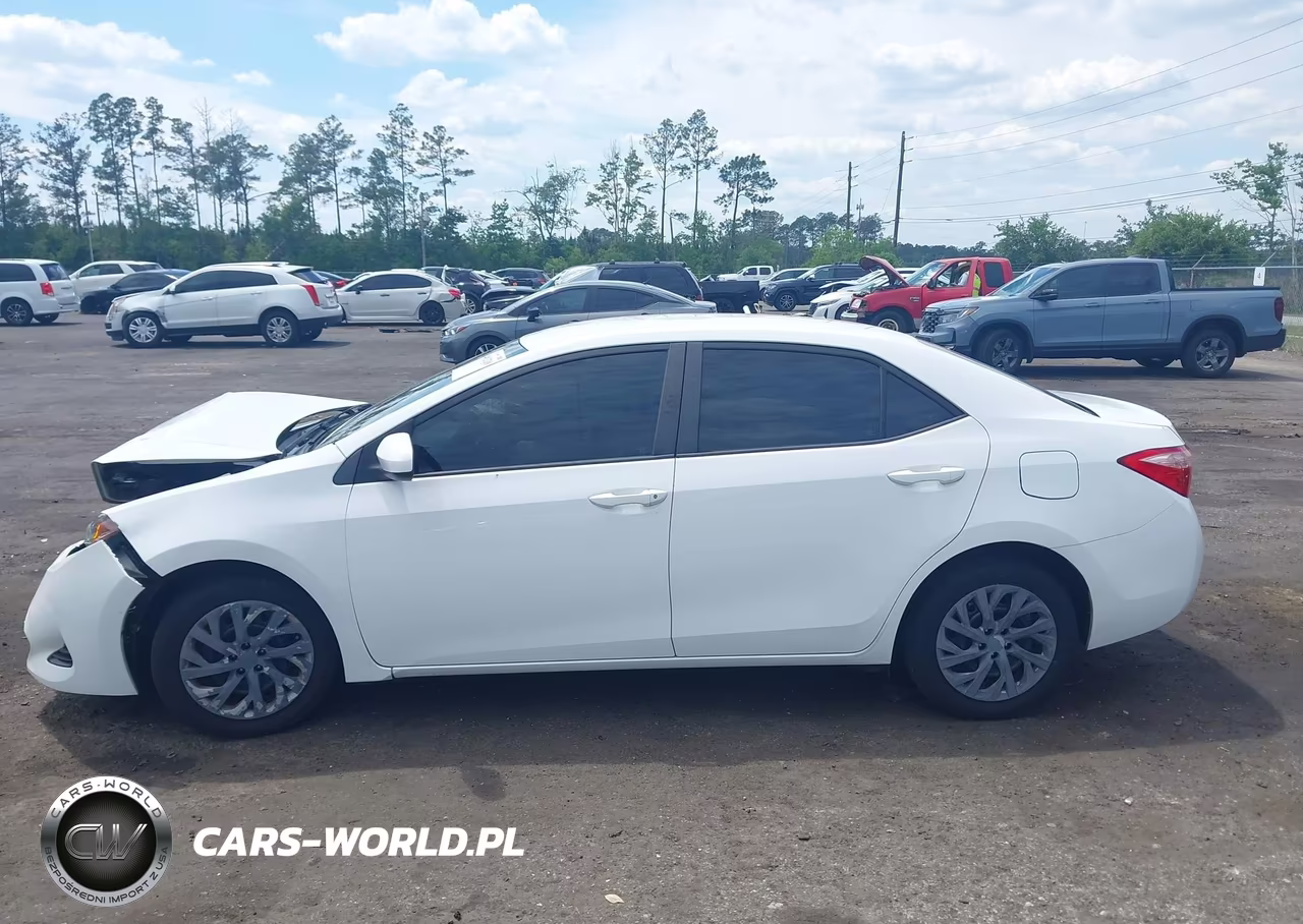 2019 Toyota Corolla Le VIN:2T1BURHE6KC165559 - 14