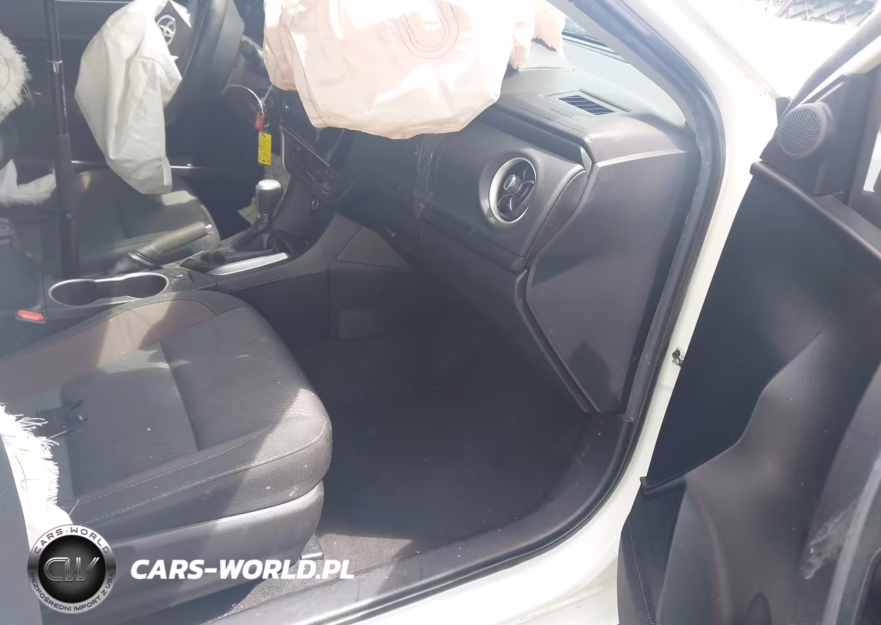 2019 Toyota Corolla Le VIN:2T1BURHE6KC165559 - 5