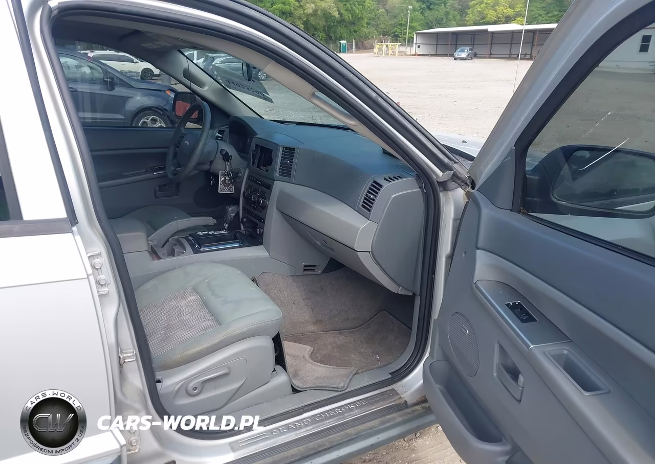 2007 Jeep Grand Cherokee Laredo VIN:1J8GR48K97C673940 - 5