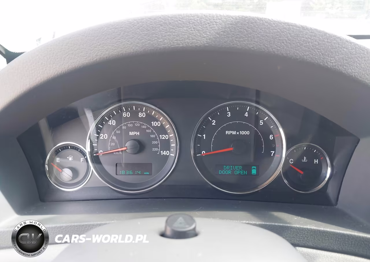 2007 Jeep Grand Cherokee Laredo VIN:1J8GR48K97C673940 - 7