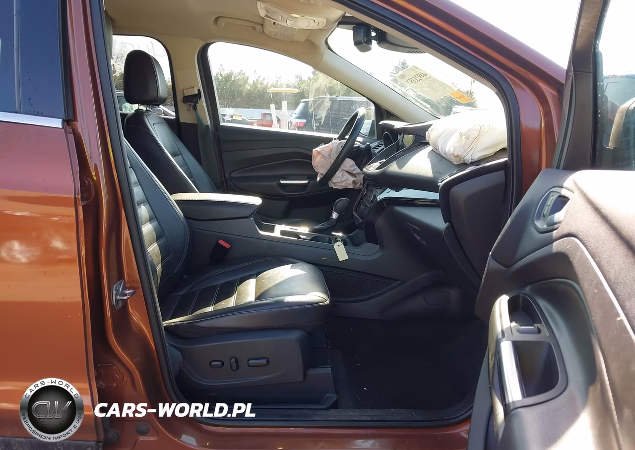 2017 Ford Escape Titanium VIN:1FMCU0J94HUB50059 - 5