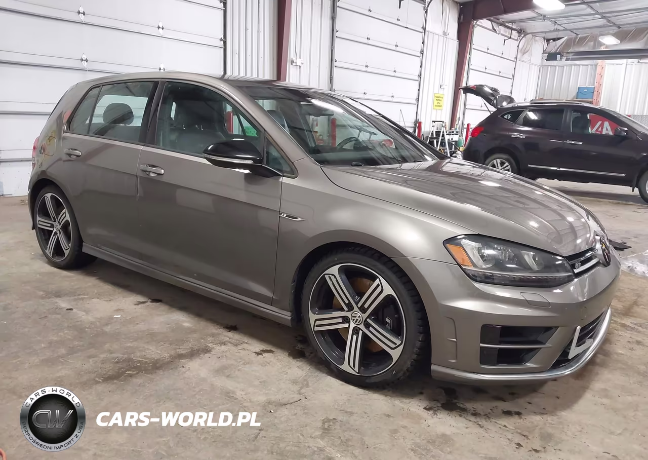 2016 Volkswagen Golf R 4-Door