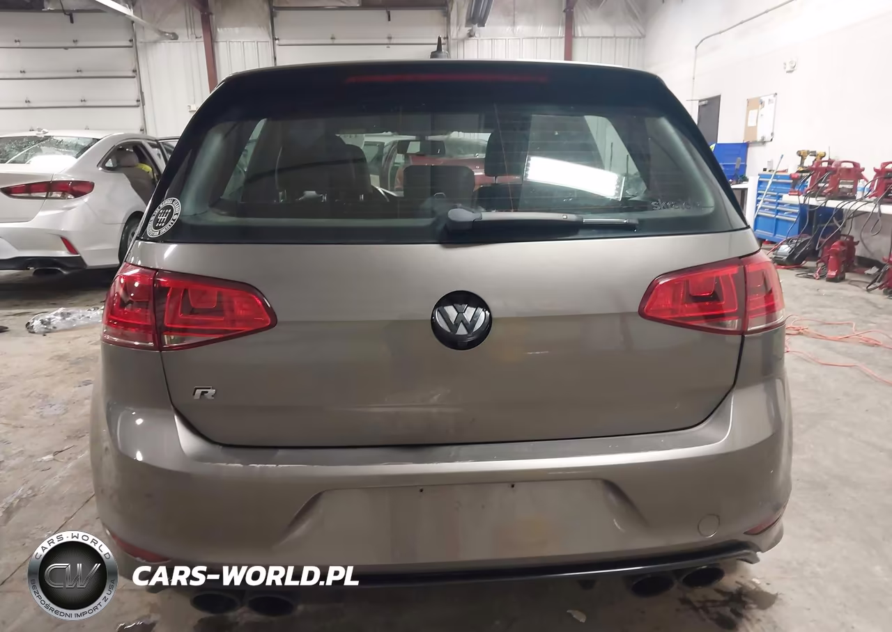 2016 Volkswagen Golf R 4-Door VIN:WVWUF7AU0GW139224 - 17