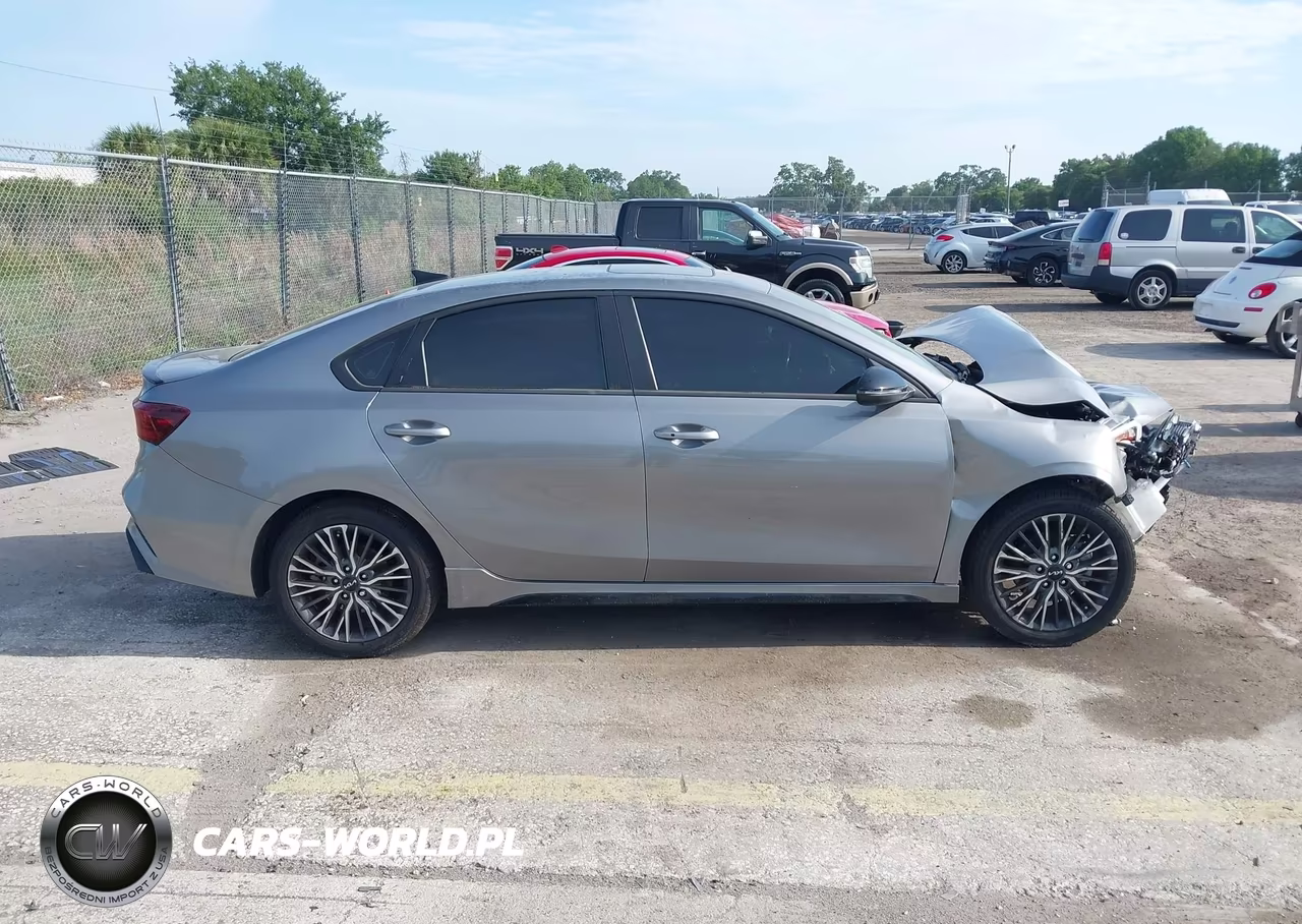 2022 Kia Forte Gt-Line VIN:3KPF54AD8NE489363 - 13