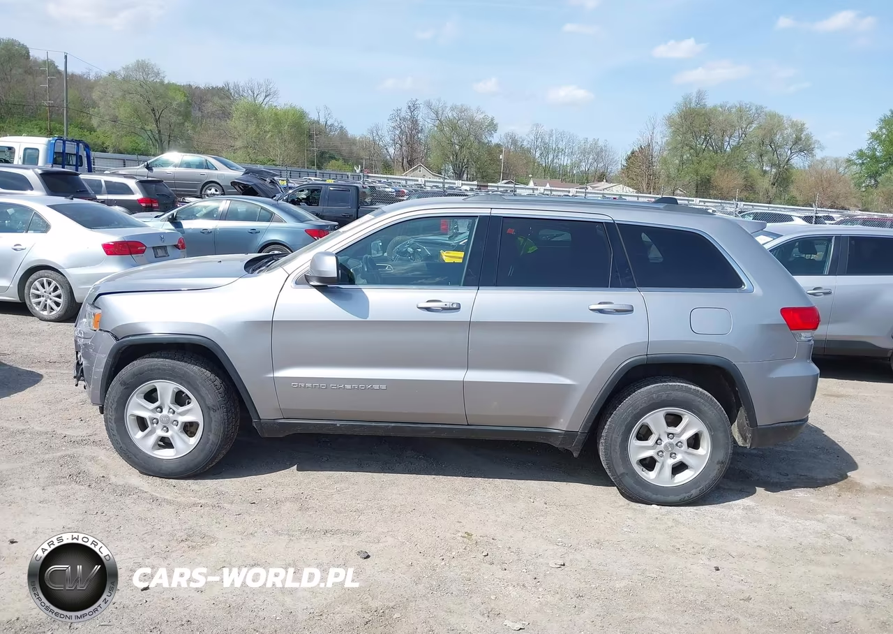 2015 Jeep Grand Cherokee Laredo VIN:1C4RJFAG6FC827902 - 15