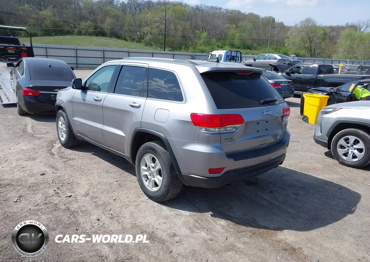 2015 Jeep Grand Cherokee Laredo VIN:1C4RJFAG6FC827902 - 3