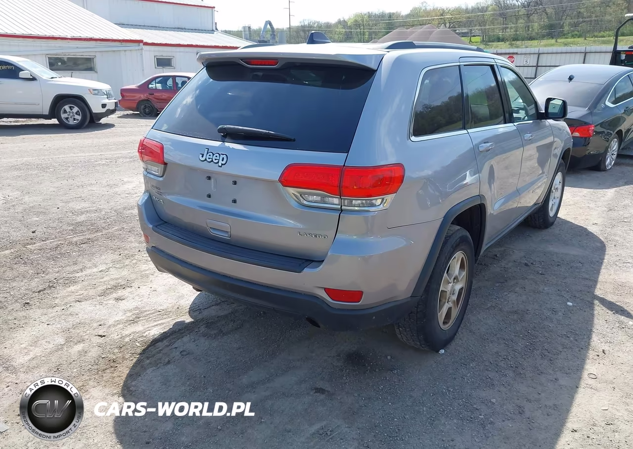 2015 Jeep Grand Cherokee Laredo VIN:1C4RJFAG6FC827902 - 4
