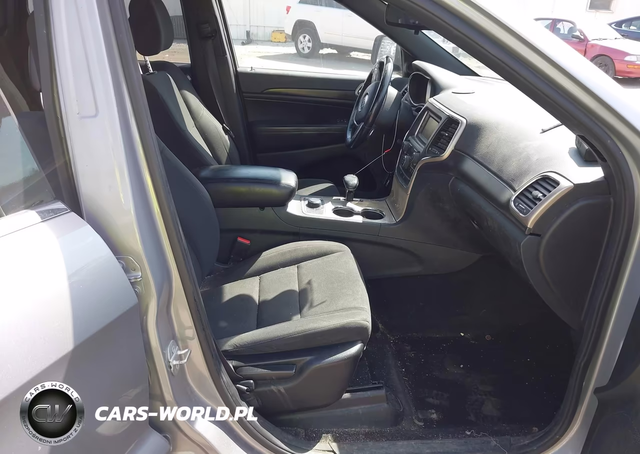 2015 Jeep Grand Cherokee Laredo VIN:1C4RJFAG6FC827902 - 5