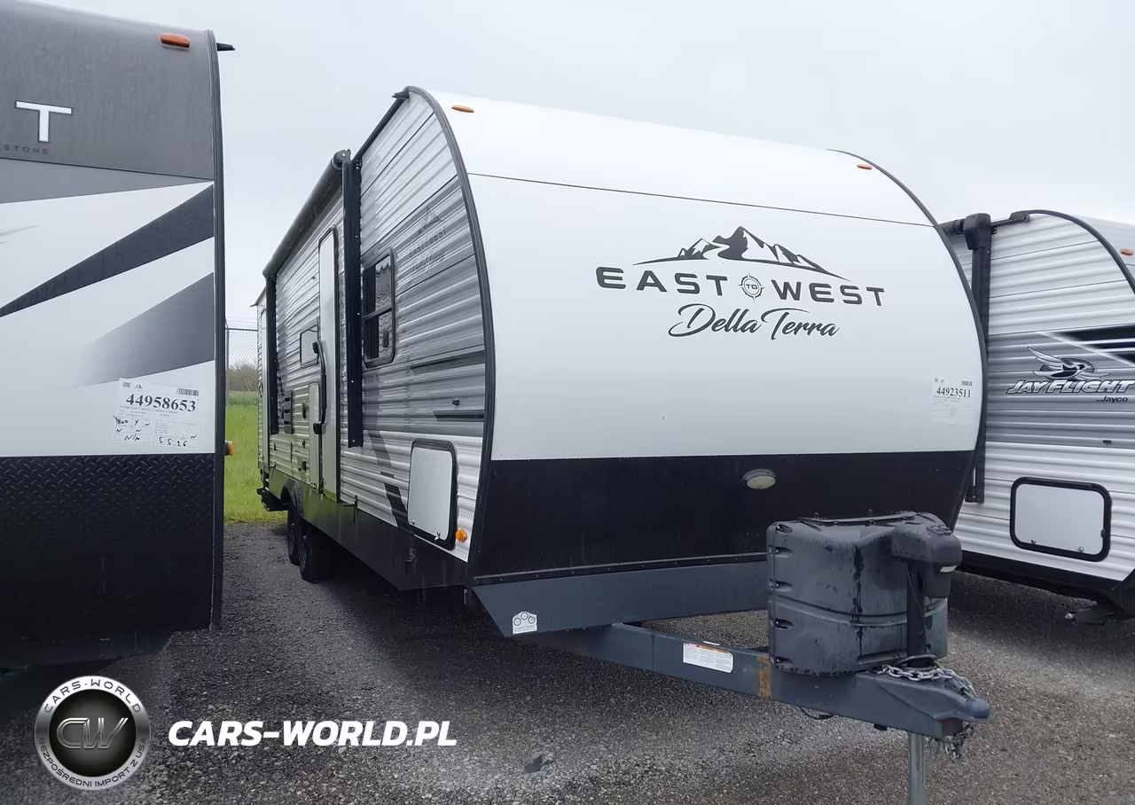 2022 East To West Della Terra