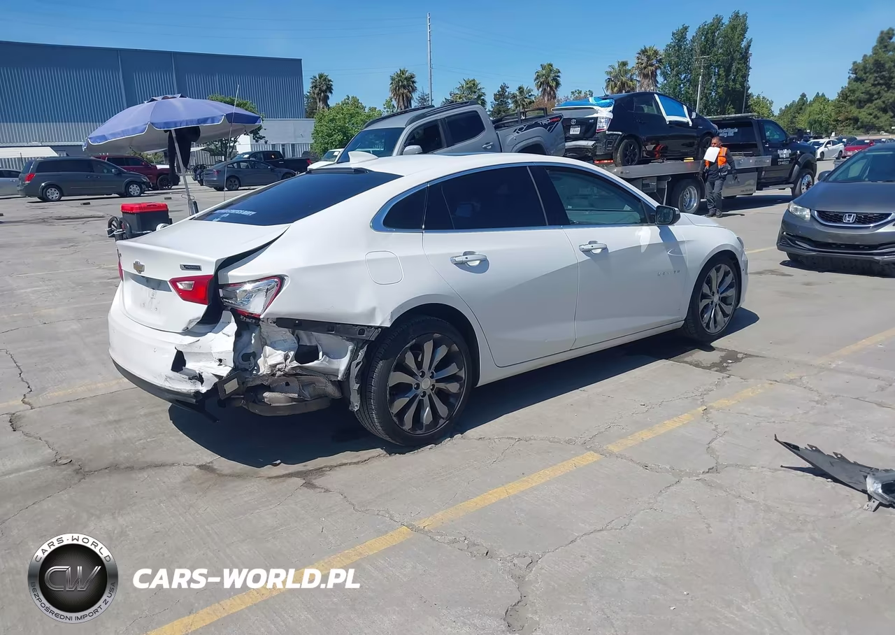 2016 Chevrolet Malibu Premier VIN:1G1ZH5SX5GF207426 - 4