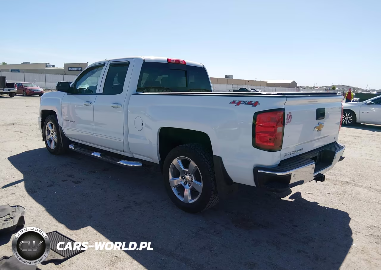2015 Chevrolet Silverado 1500 1Lt VIN:1GCVKREC7FZ328575 - 3
