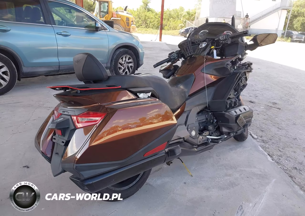 2018 Honda Gl1800 B VIN:JH2SC7913JK000463 - 4