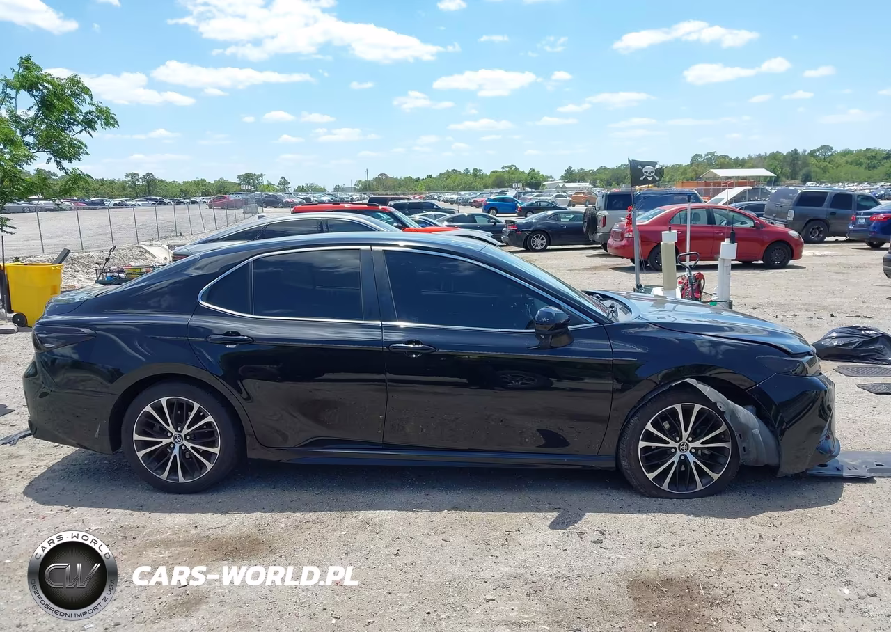 2018 Toyota Camry Se VIN:4T1B11HK7JU630038 - 13