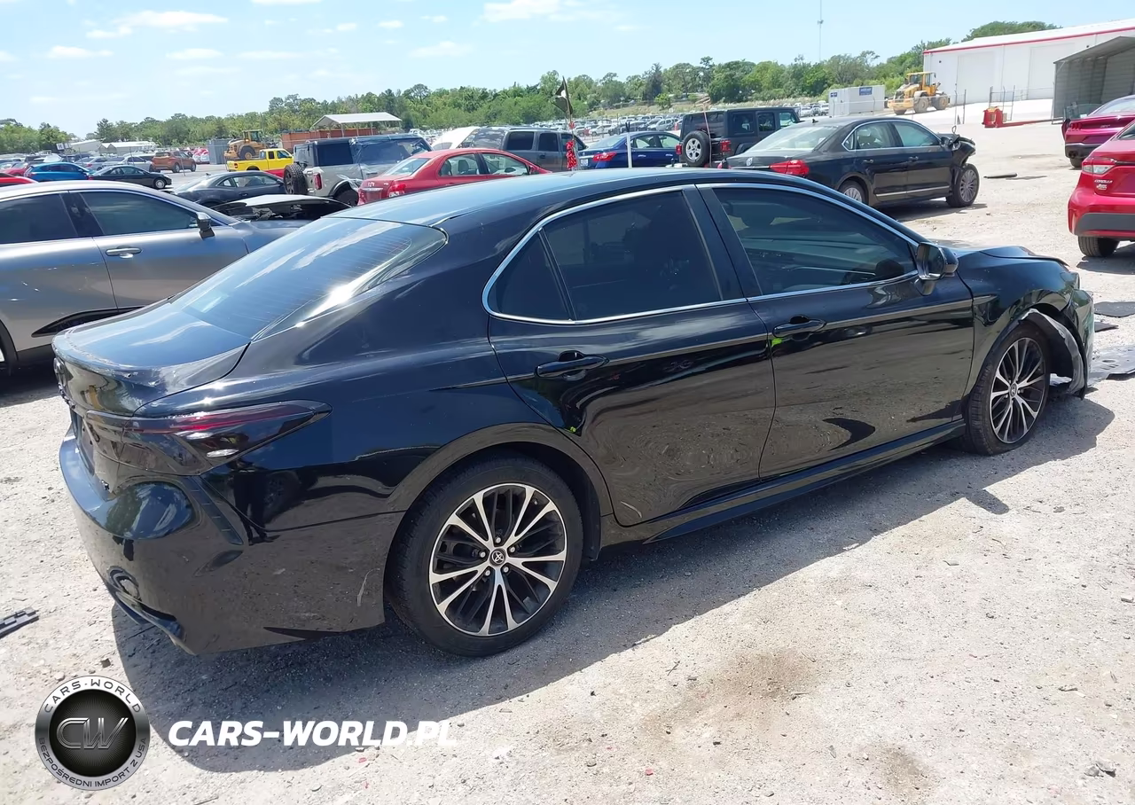 2018 Toyota Camry Se VIN:4T1B11HK7JU630038 - 4