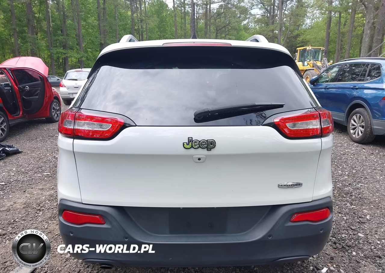 2017 Jeep Cherokee Latitude Fwd VIN:1C4PJLCB8HW573988 - 16