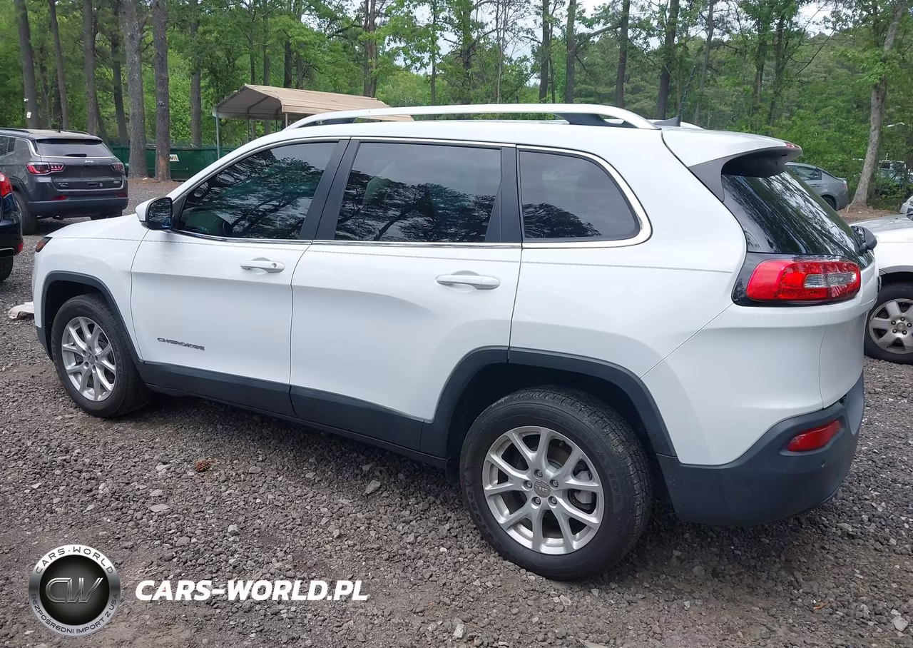 2017 Jeep Cherokee Latitude Fwd VIN:1C4PJLCB8HW573988 - 3