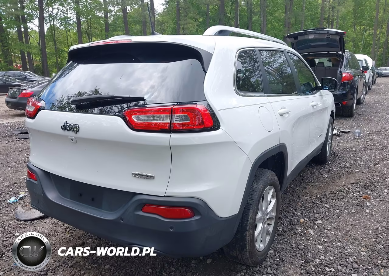 2017 Jeep Cherokee Latitude Fwd VIN:1C4PJLCB8HW573988 - 4
