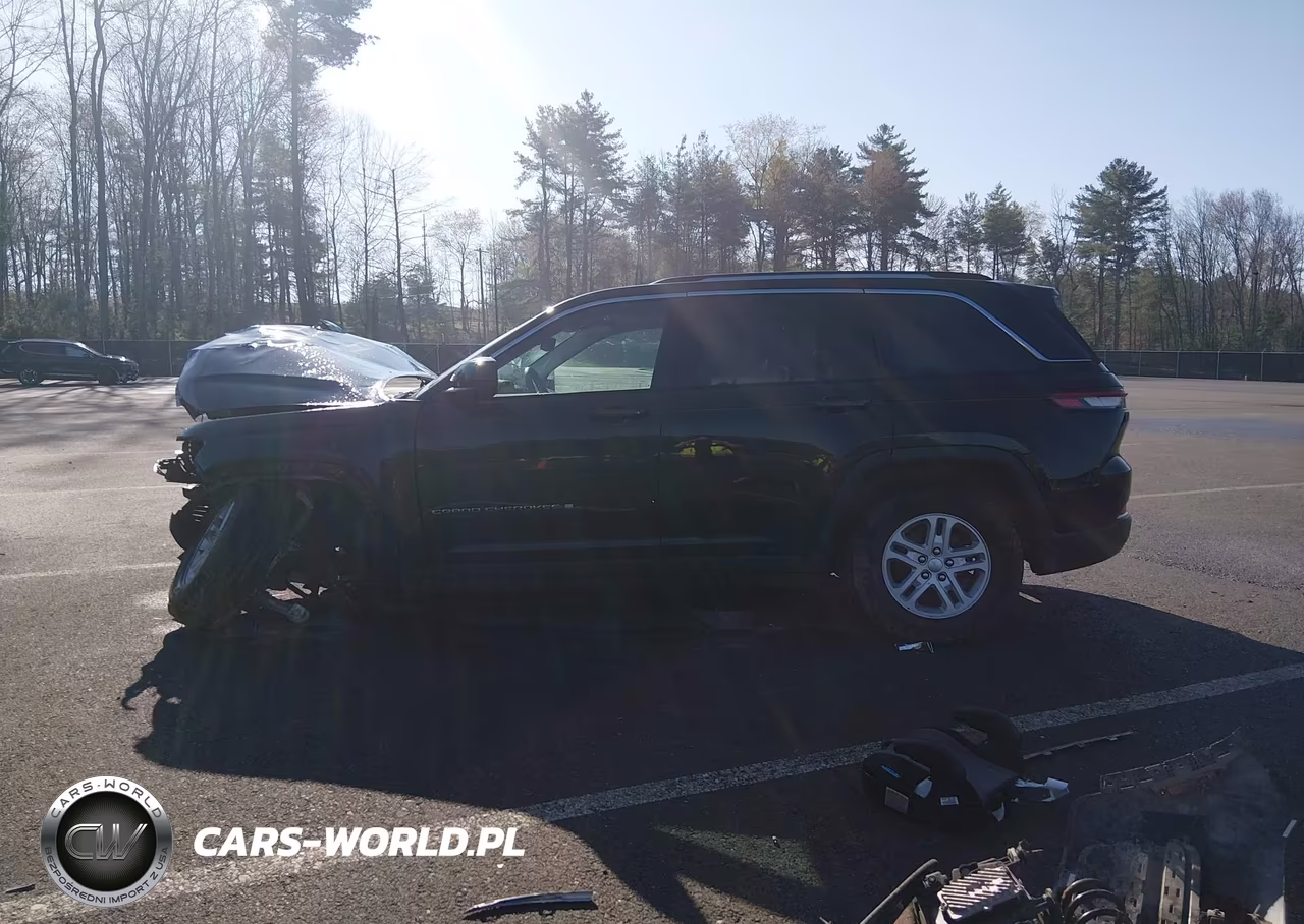 2023 Jeep Grand Cherokee Laredo 4X4 VIN:1C4RJHAG7PC530358 - 13