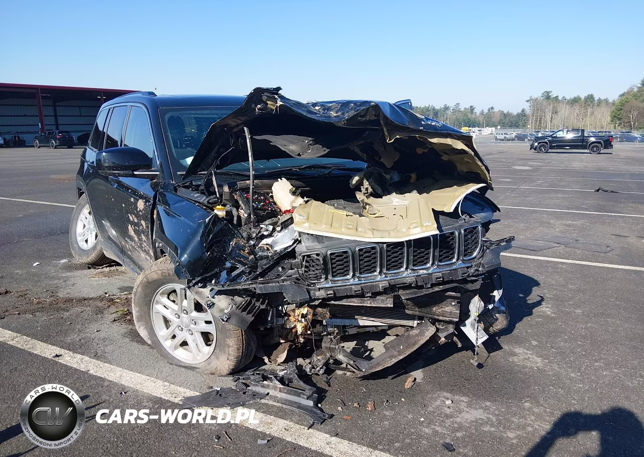 2023 Jeep Grand Cherokee Laredo 4X4 VIN:1C4RJHAG7PC530358 - 6