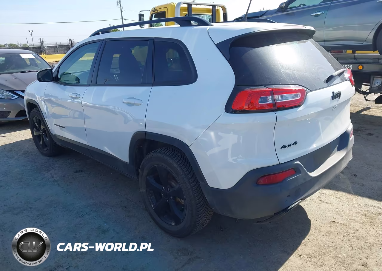 2018 Jeep Cherokee Latitude 4X4 VIN:1C4PJMCX1JD600810 - 3