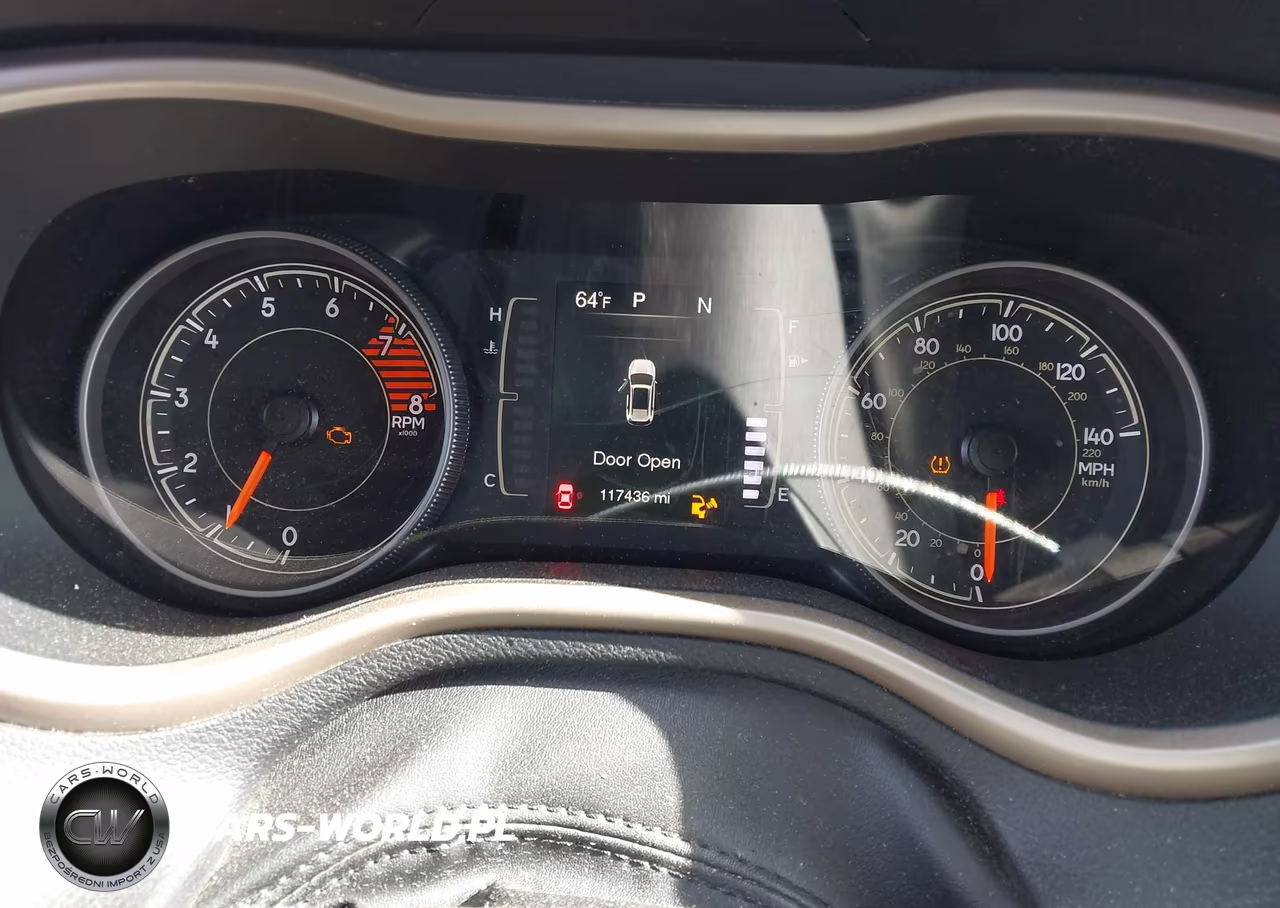 2018 Jeep Cherokee Latitude 4X4 VIN:1C4PJMCX1JD600810 - 7