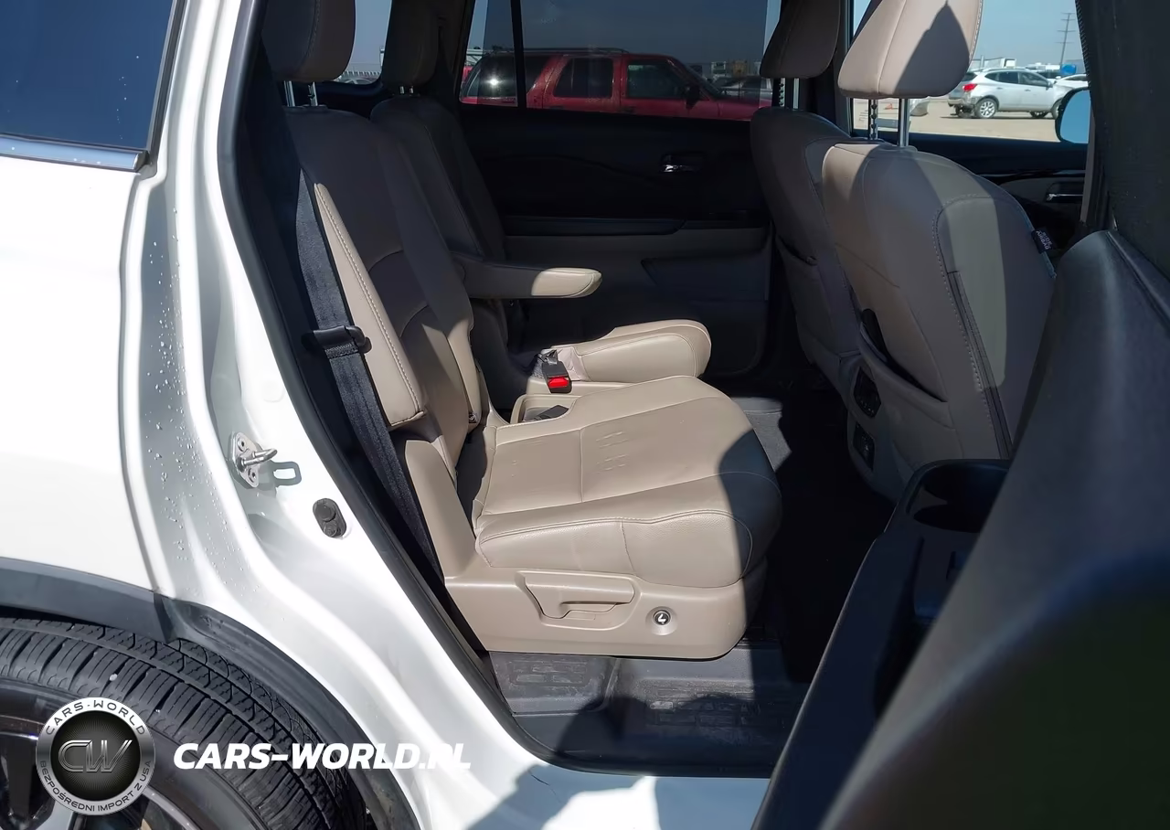 2019 Honda Pilot Touring VIN:5FNYF6H67KB002068 - 8