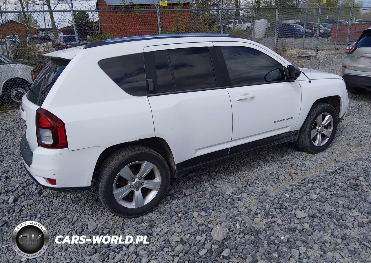 2014 Jeep Compass Sport VIN:1C4NJDBB4ED661250 - 4