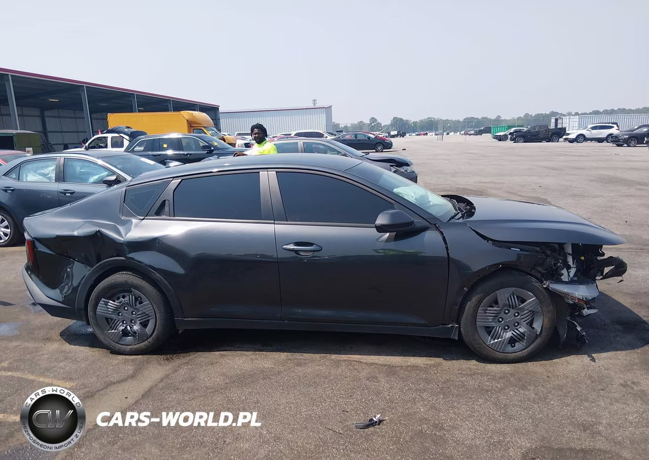 2025 Kia K4 Lx VIN:3KPFT4DEXSE220688 - 14